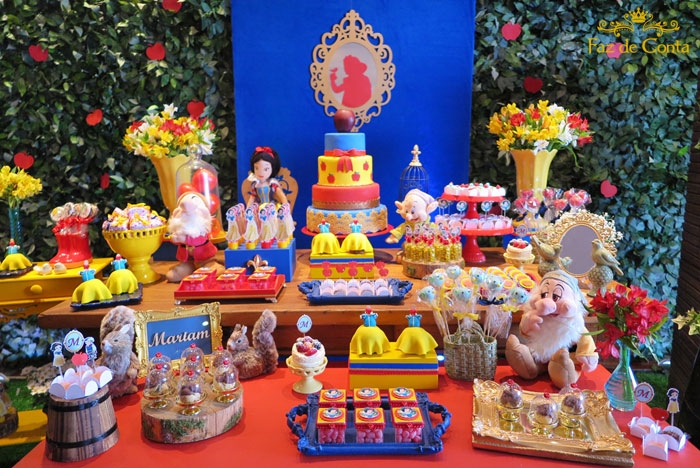 ideias criativas decoração festa infantil Branca de Neve