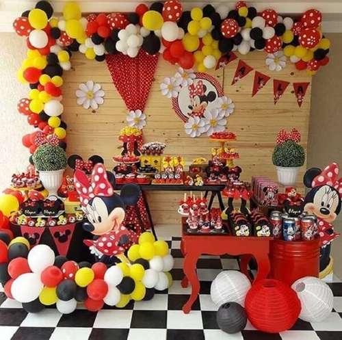 Minnie Rosa vs. Loja de Laços da Minnie: Qual Tema Escolher para a Festa?