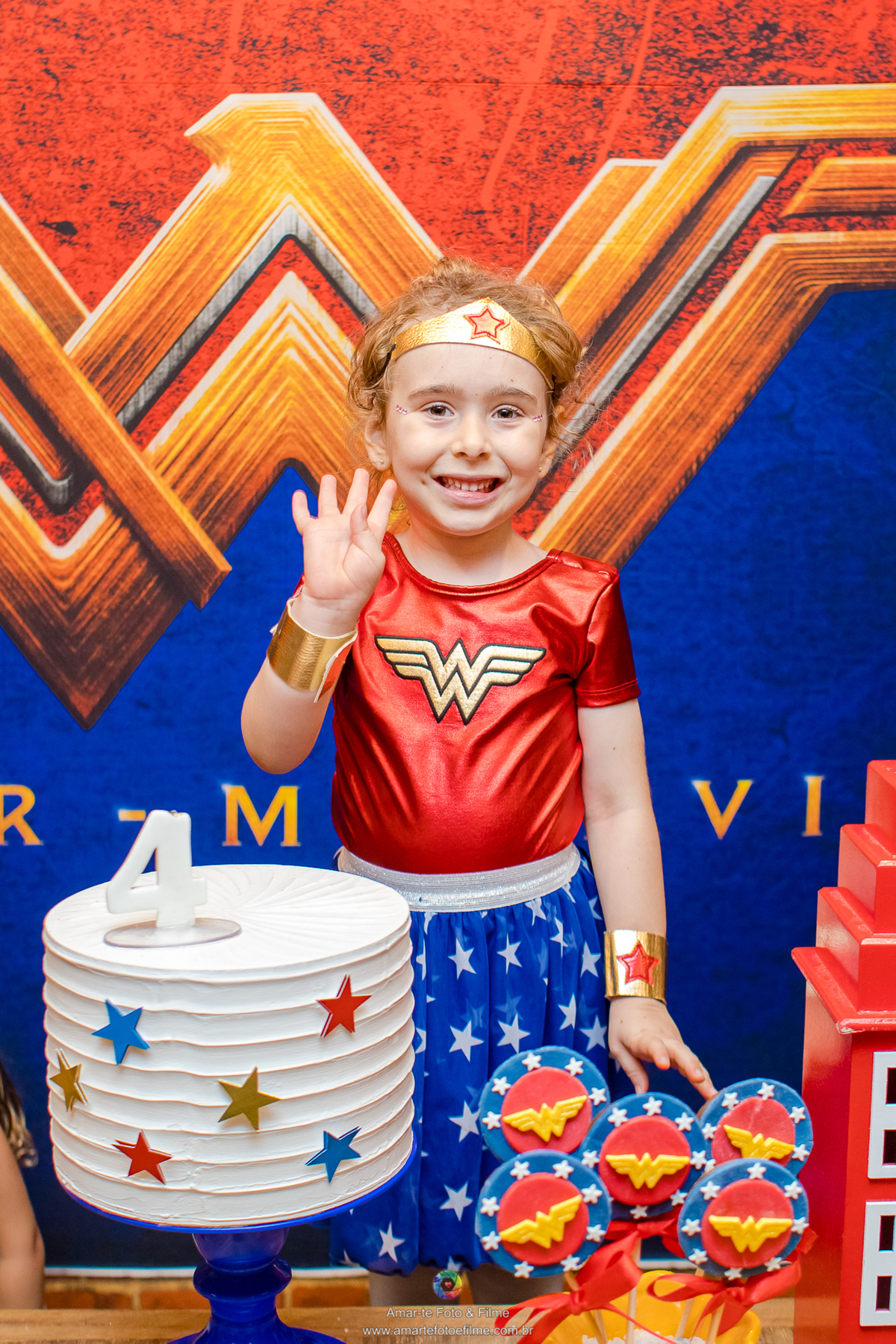 Guia Completo: Como Organizar uma Festa da Mulher Maravilha Inesquecível