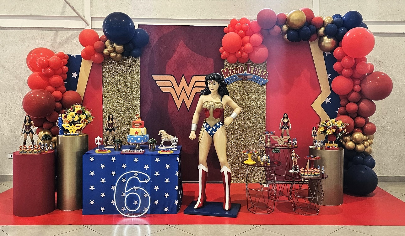 Lembrancinhas e Atividades Divertidas para sua Festa Mulher Maravilha