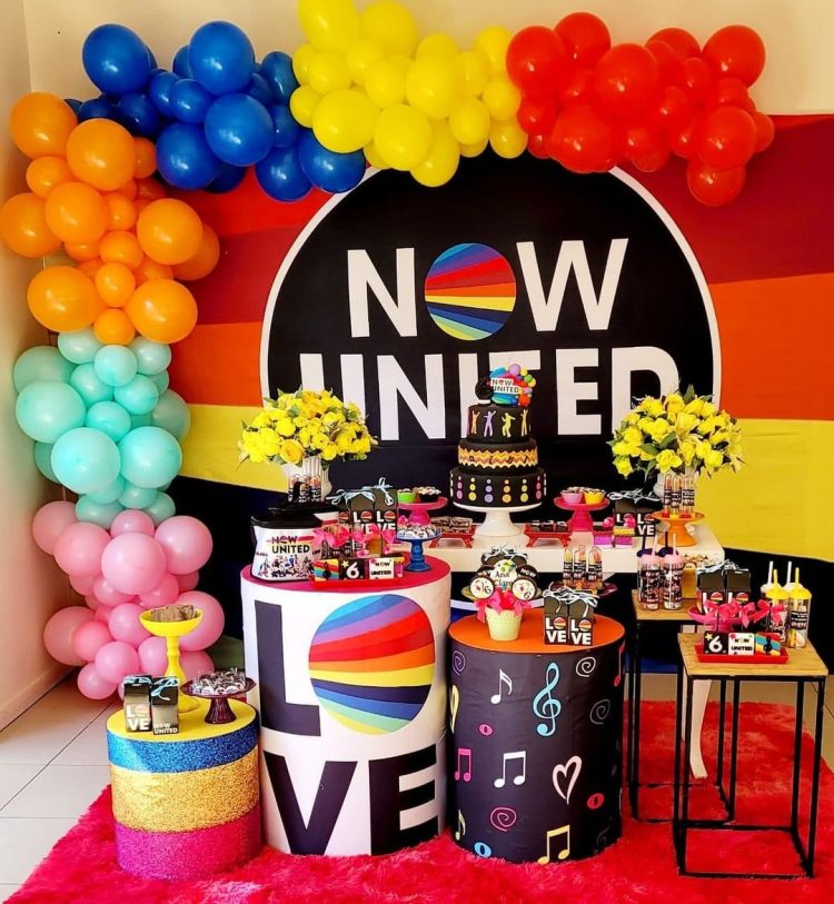 5 ideias de títulos para posts sobre festa Now United:
1. Decoração Vibrante: Transforme sua festa com o tema Now United!
2. Kits 