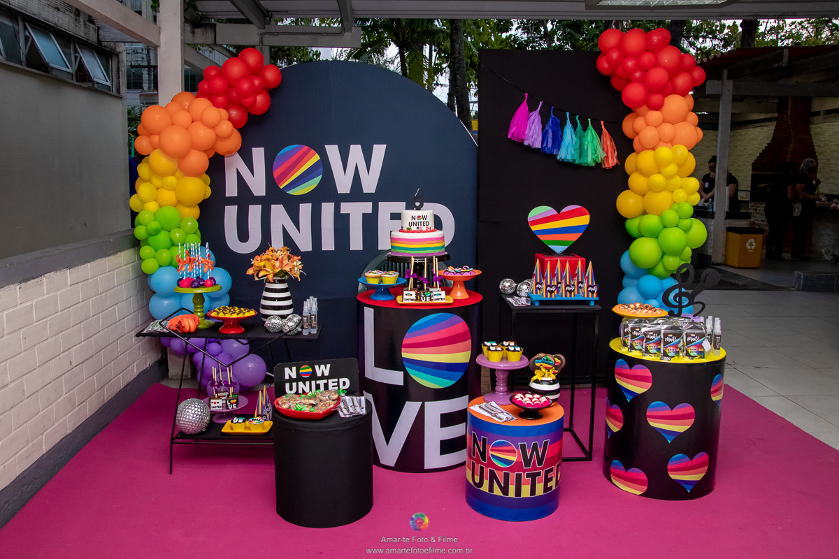 5 ideias de títulos para posts sobre festa Now United:
1. Decoração Vibrante: Transforme sua festa com o tema Now United!
2. Kits 