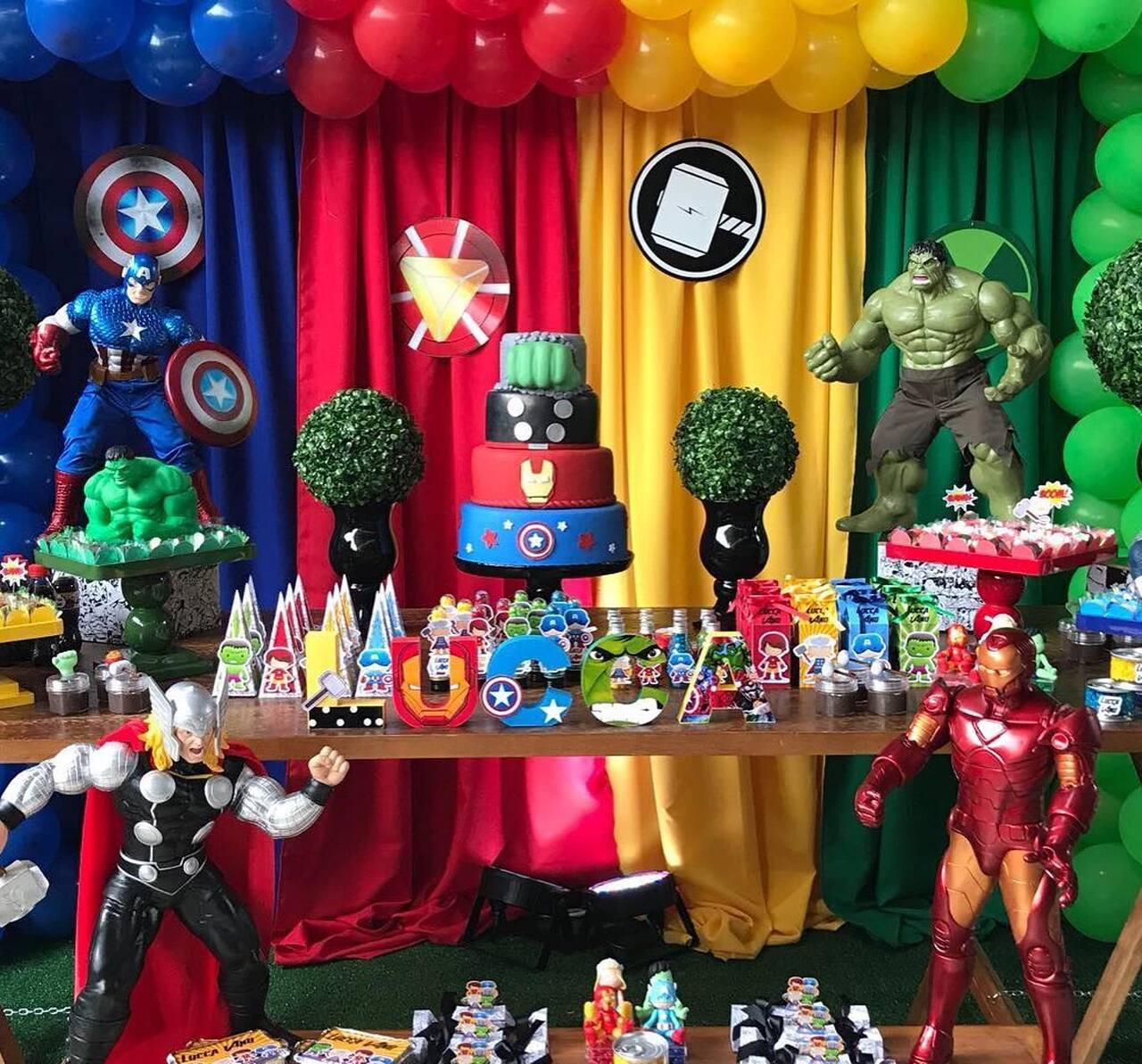 bolo dos vingadores