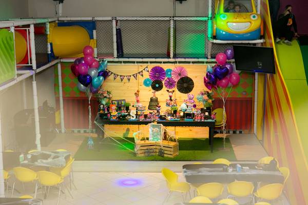 5 ideias de títulos:
1. Tendências de Festas Infantis em SP para 2026: O que está em alta?
2. Buffets e Espaços Incríveis para Festas Infantis em São Paulo
3. Decoração de Festa Infantil 2026: Personagens e Temas que Vão Dominar
4. Bolos e Doces Personalizados: Encomende o Melhor para sua Festa em SP
5. Animação e Recreação: Como Tornar a Festa Infantil Inesquecível