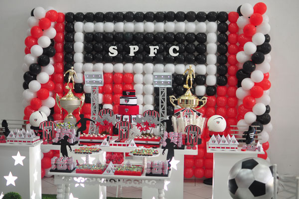 5 ideias de títulos:
1. Tendências de Festas Infantis em SP para 2026: O que está em alta?
2. Buffets e Espaços Incríveis para Festas Infantis em São Paulo
3. Decoração de Festa Infantil 2026: Personagens e Temas que Vão Dominar
4. Bolos e Doces Personalizados: Encomende o Melhor para sua Festa em SP
5. Animação e Recreação: Como Tornar a Festa Infantil Inesquecível