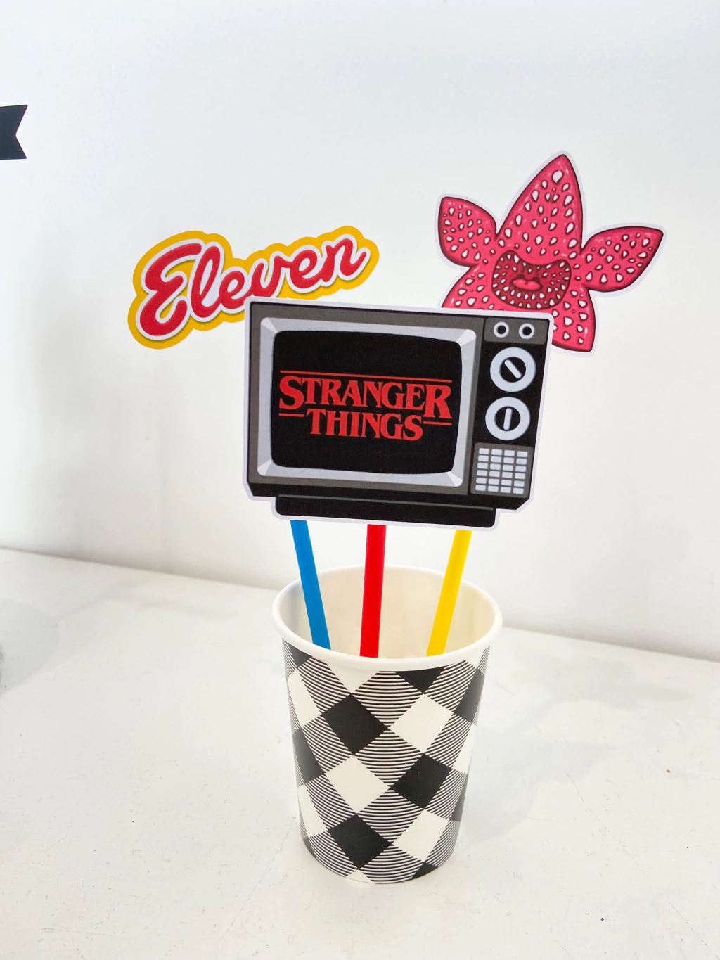 decoração stranger things mundo invertido