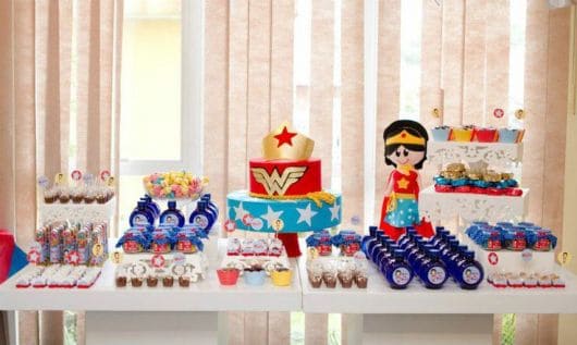 ideias criativas festa infantil super heroínas