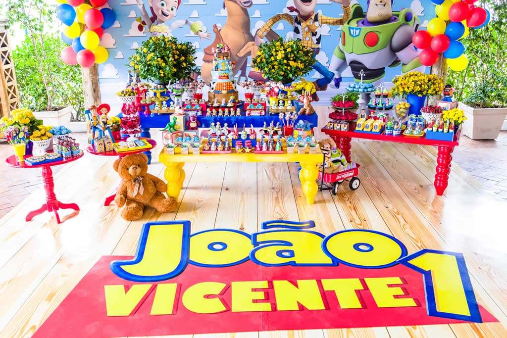 Como Escolher a Paleta de Cores Perfeita para sua Festa Toy Story