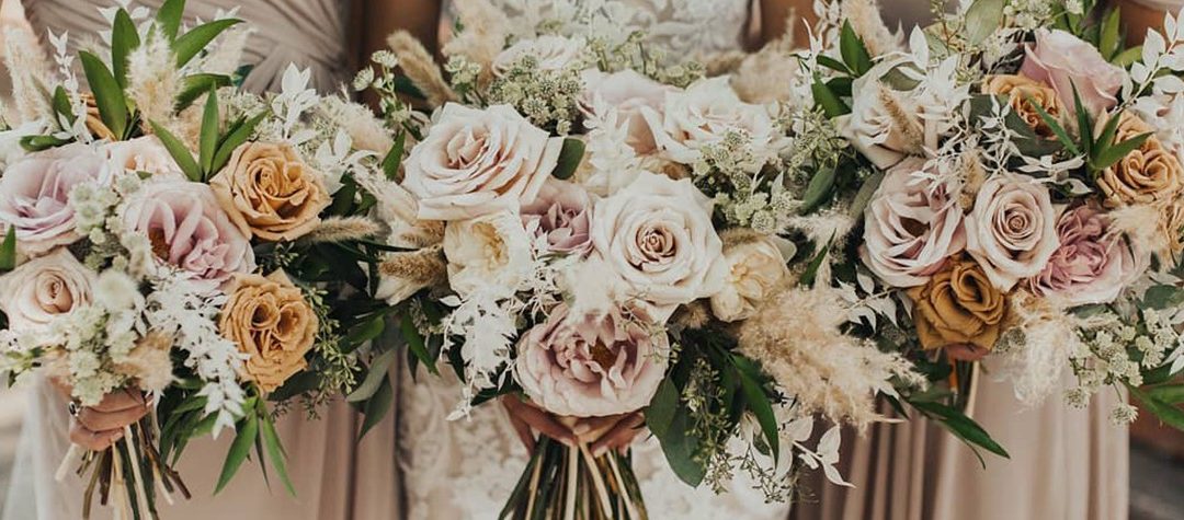 flores de copo de leite para casamento minimalista