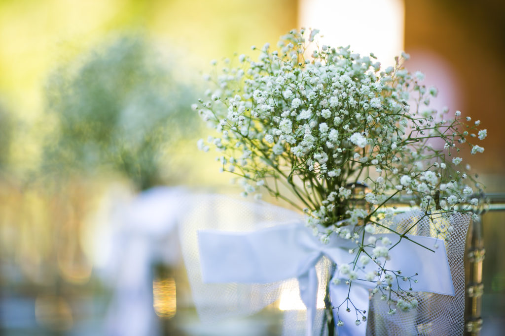 flores para casamento no campo vs flores para casamento na praia