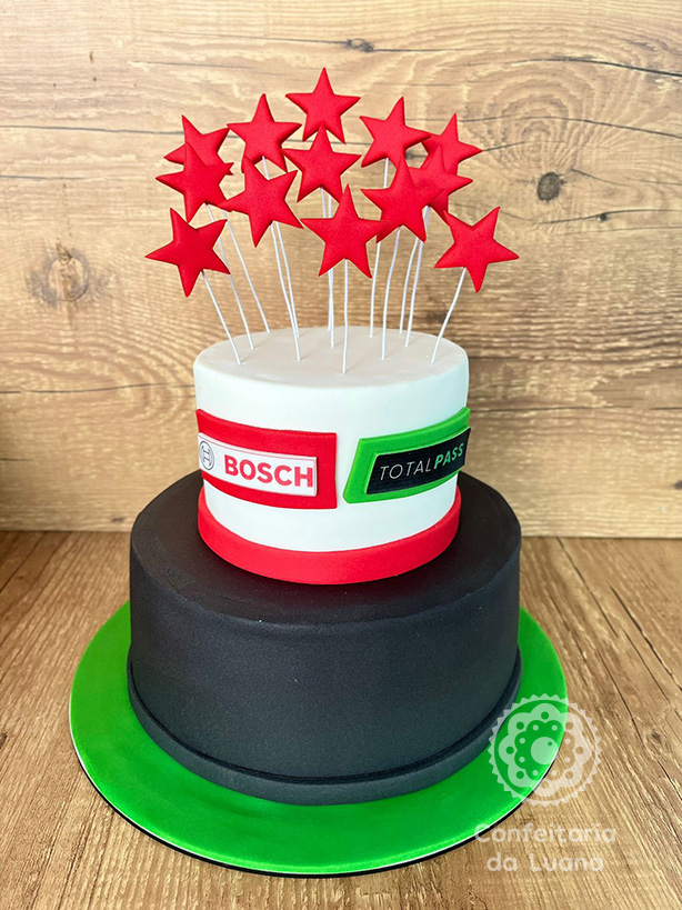 Tendências em topos de bolo: Flores realistas e designs 3D