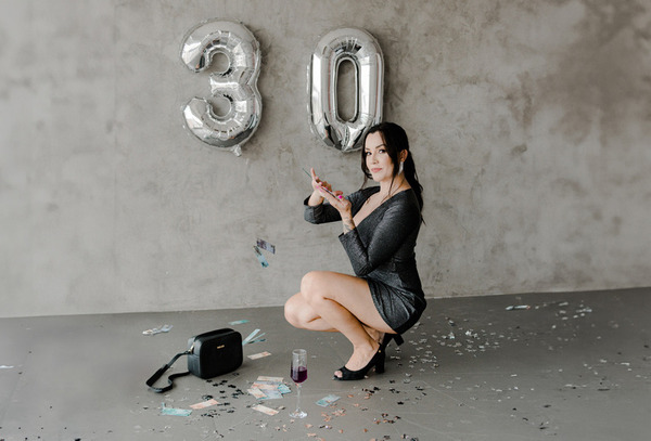 5 ideias de títulos:
1. Mestres da Lente: Os Ícones da Fotografia Internacional
2. Olhar Brasileiro: Fotógrafos Nacionais que Conquistaram o Mundo
3. O Momento Decisivo: A Arte de Henri Cartier-Bresson
4. Natureza em Foco: A Visão de Sebastião Salgado e Araquém de Alcântara
5. Do Casamento à Publicidade: Áreas de Atuação do Fotógrafo Profissional