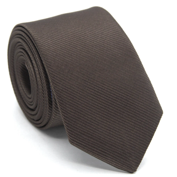 Guia Completo: Larguras de Gravata Slim e Como Combinar com Seu Tipo Físico