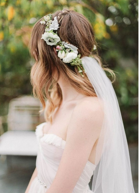 ideias de grinaldas para casamento de dia com flores naturais