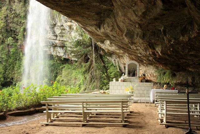 gruta do poço certo