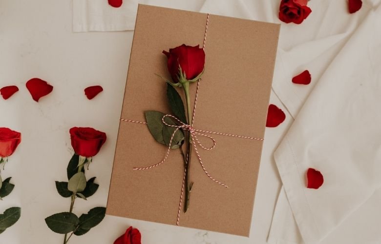5 ideias de títulos:
1. Dia dos Namorados: Presentes Criativos que Surpreendem
2. Experiências Inesquecíveis para o Dia dos Namorados
3. DIY para o Dia dos Namorados: Presentes Feitos com Amor
4. Presentes Personalizados: A Chave para um Dia dos Namorados Perfeito
5. Guia Completo de Presentes por Estilo para o Dia dos Namorados
