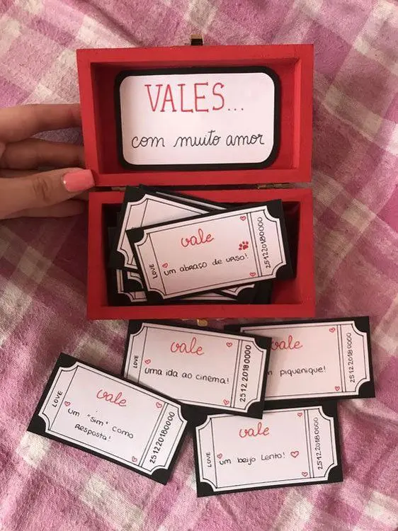 5 ideias de títulos:
1. Dia dos Namorados: Presentes Criativos que Surpreendem
2. Experiências Inesquecíveis para o Dia dos Namorados
3. DIY para o Dia dos Namorados: Presentes Feitos com Amor
4. Presentes Personalizados: A Chave para um Dia dos Namorados Perfeito
5. Guia Completo de Presentes por Estilo para o Dia dos Namorados