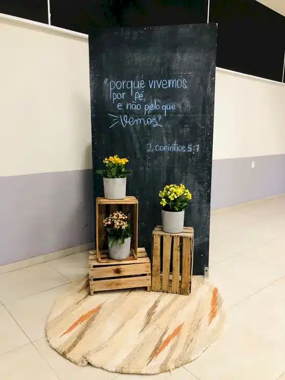 decoração de igreja evangélica com luzes