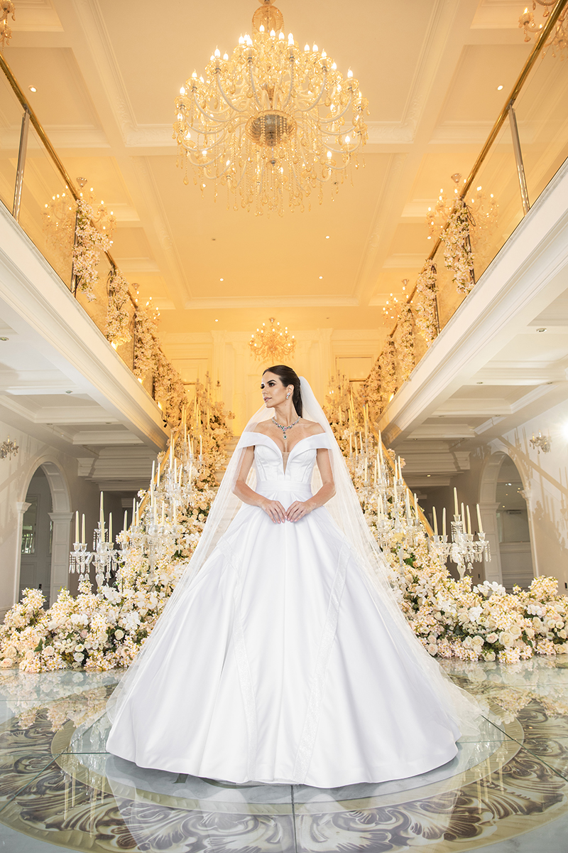 ideias de vestidos de noiva dourados estilo realeza