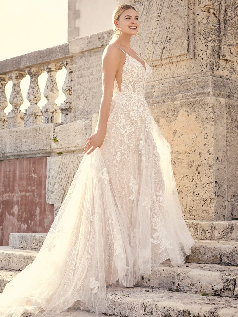 ideias de vestidos de noiva dourados para realeza