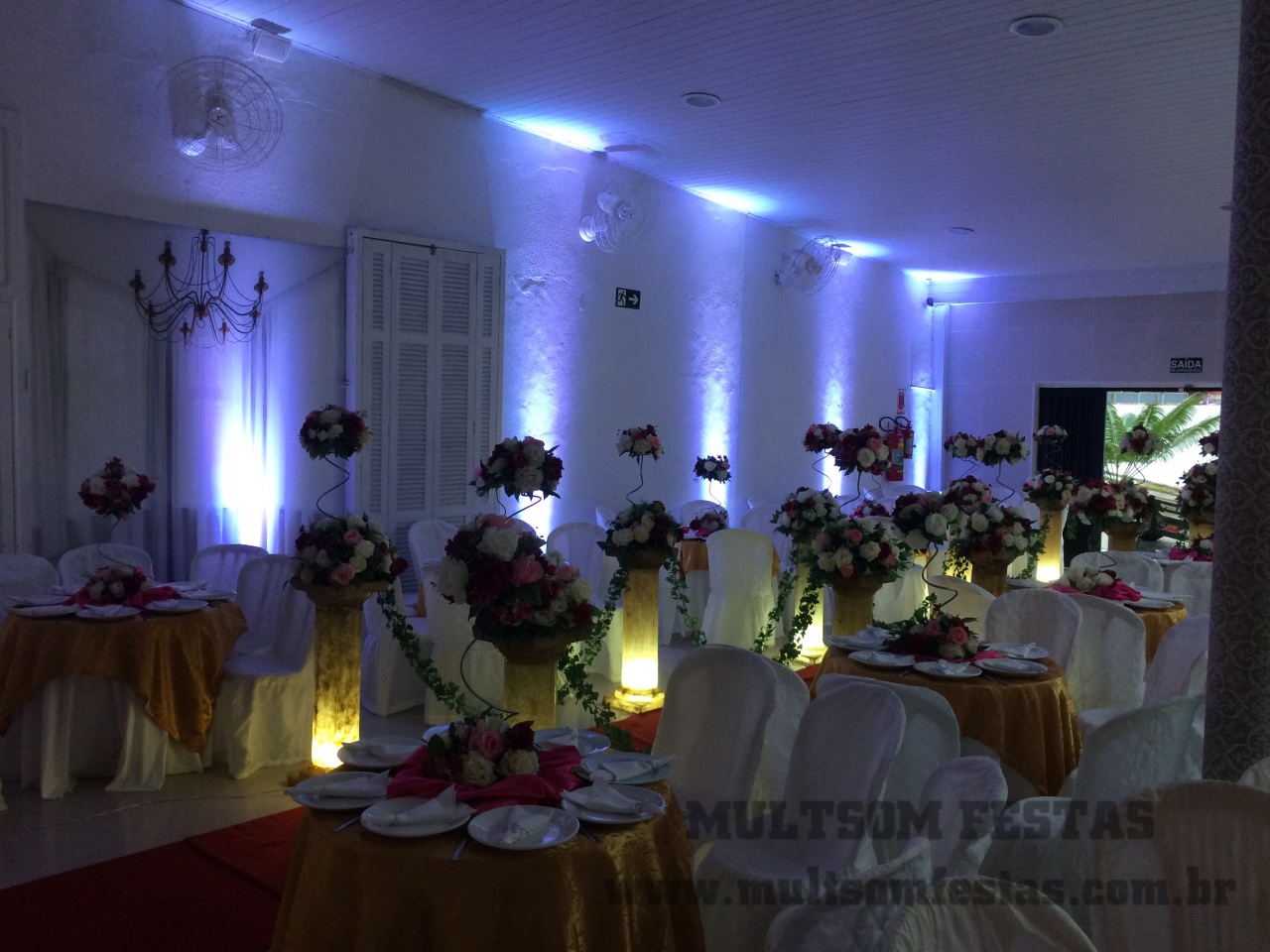 Iluminação Cênica para Casamentos e 15 Anos: Dicas Essenciais para um Evento Inesquecível