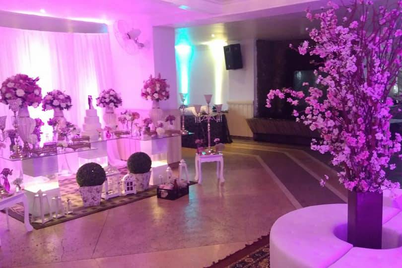 Moving Head vs. PAR LED: Qual o Melhor para o Efeito de Luz da Sua Festa?