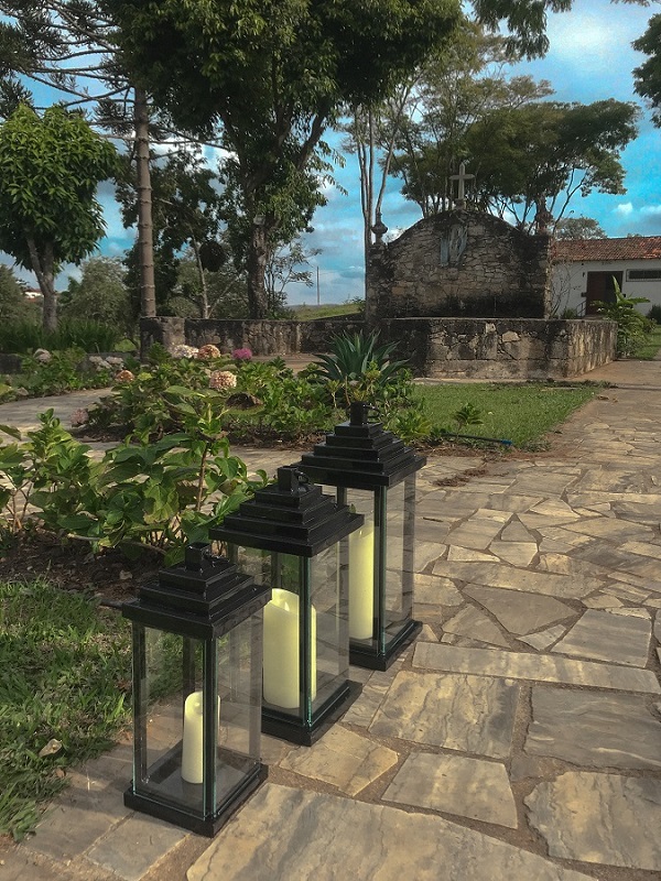 Guia Completo: Como Escolher a Lanterna de Chão Perfeita para Cada Ambiente