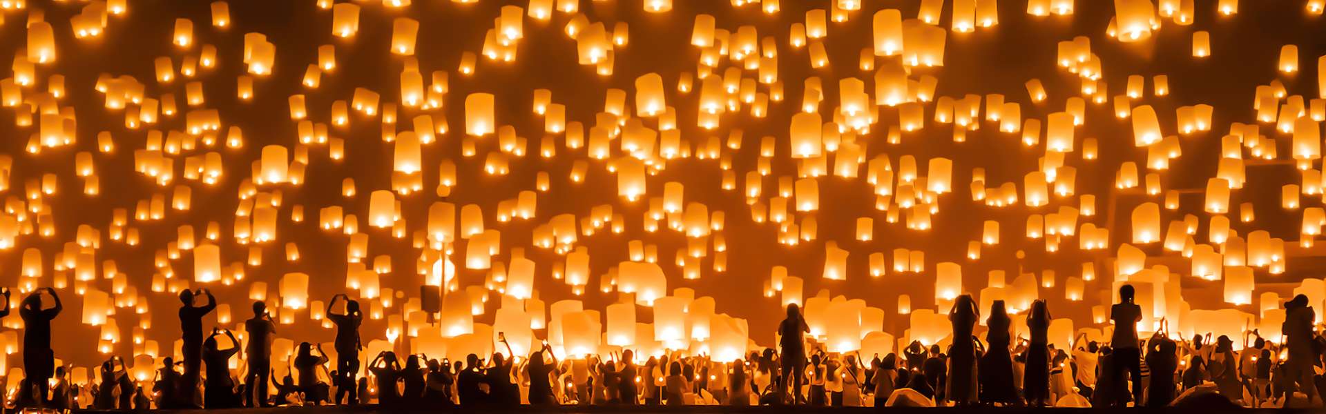 Lanternas de Chão na Área Externa: Iluminação e Charme para Seu Jardim