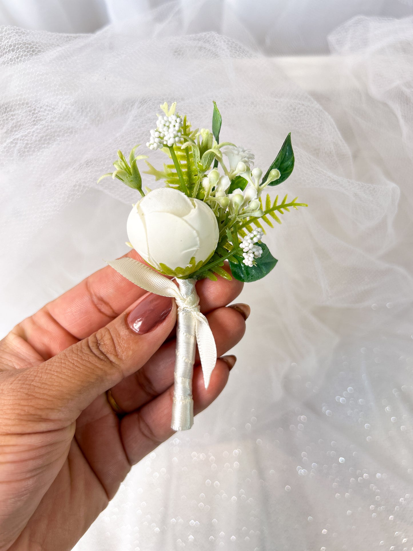 Lapela DIY: Como Fazer Sua Própria Boutonnière Personalizada