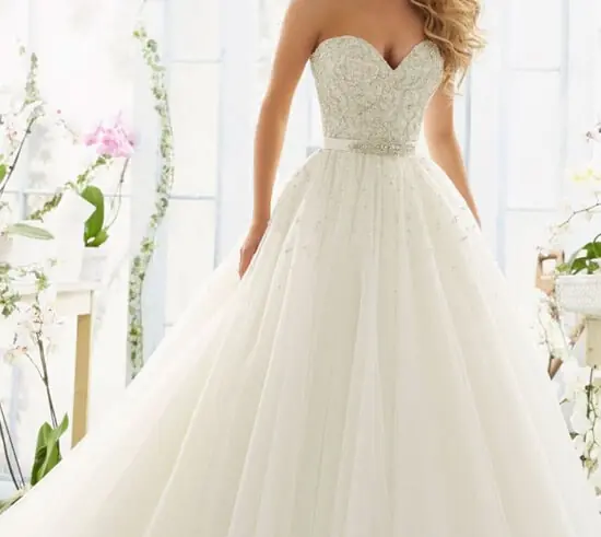 5 ideias de títulos:
1. Como escolher a lavanderia ideal para o seu vestido de noiva.
2. Guia completo: Lavagem e conservação do seu vestido de noiva.
3. Dicas de especialistas: Cuidados essenciais com vestidos de festa e noiva.
4. Lavanderias renomadas no Brasil: Onde limpar seu vestido de noiva.
5. O que fazer com o vestido de noiva após o casamento: Dicas de limpeza e armazenamento.