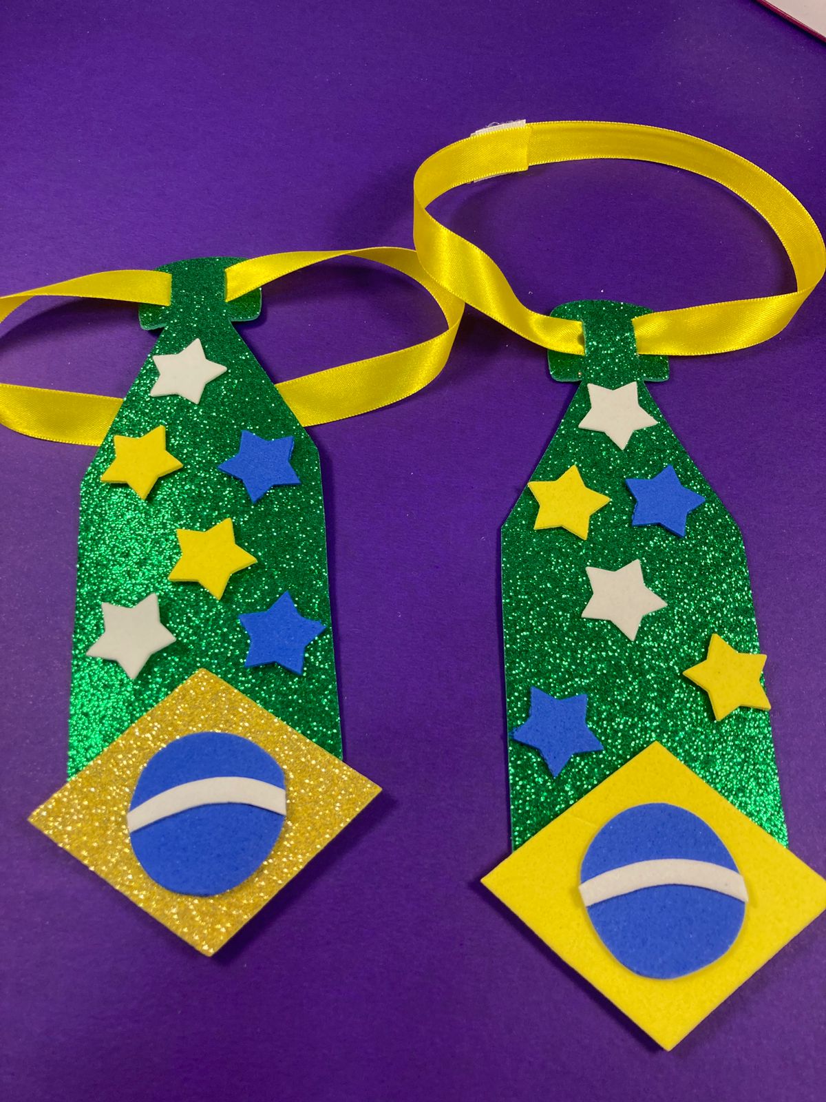 5 Ideias de Lembrancinhas Criativas para o 7 de Setembro
Como Fazer Lembrancinhas de EVA para o 7 de Setembro
Lembrancinhas Econômicas para o Dia da Independência
Personalizando Lembrancinhas: Dicas para Brindes Corporativos
O Significado das Cores e Símbolos nas Lembrancinhas de 7 de Setembro