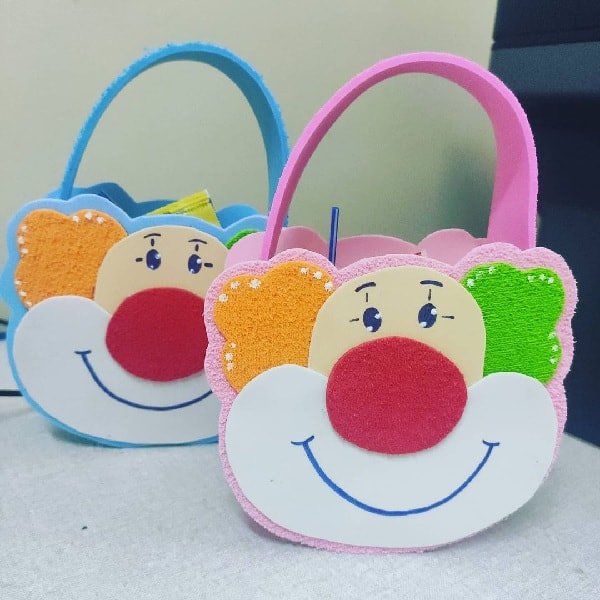 5 ideias de títulos:
1. 10 Lembrancinhas de Aniversário com Garrafa PET: Criatividade e Sustentabilidade
2. Transforme Rolos de Papel em Lembrancinhas Encantadoras para Festas Infantis
3. Potes de Vidro e Latas: Ideias Criativas para Lembrancinhas Duradouras
4. Guia Completo: Como Fazer Lembrancinhas Recicladas Passo a Passo
5. Dicas de Customização para Lembrancinhas Ecológicas Perfeitas