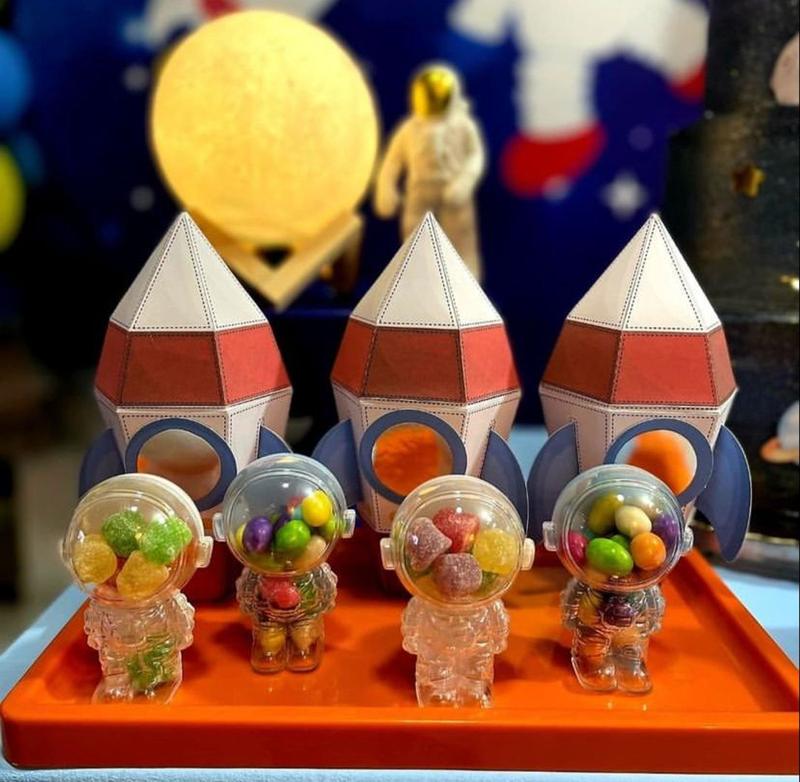 lembrancinha astronauta LED