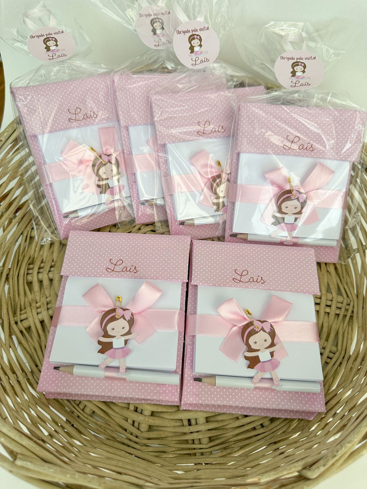 DIY: Crie Seus Próprios Bloquinhos Personalizados em Casa