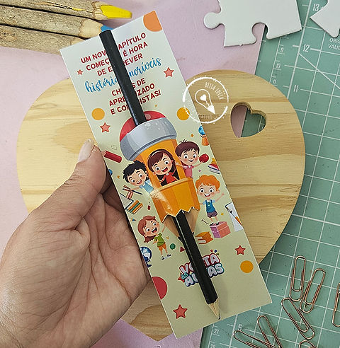 lembrancinha lápis com cartão