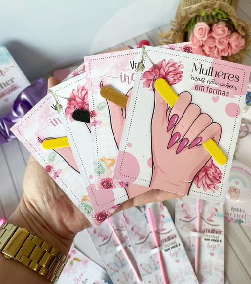 lembrancinha com lixa de unha para o dia das maes