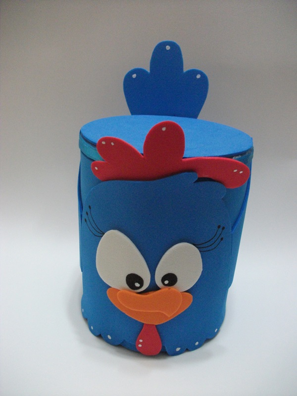 lembrancinha da galinha pintadinha com lata de leite