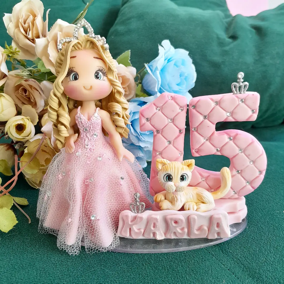 Lembrancinha 15 anos biscuit tons pastéis