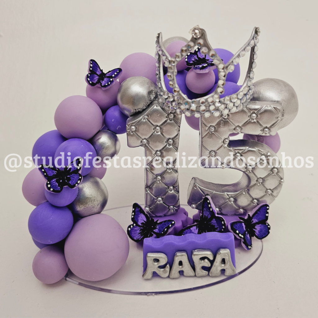 Lembrancinha 15 anos biscuit com brilho