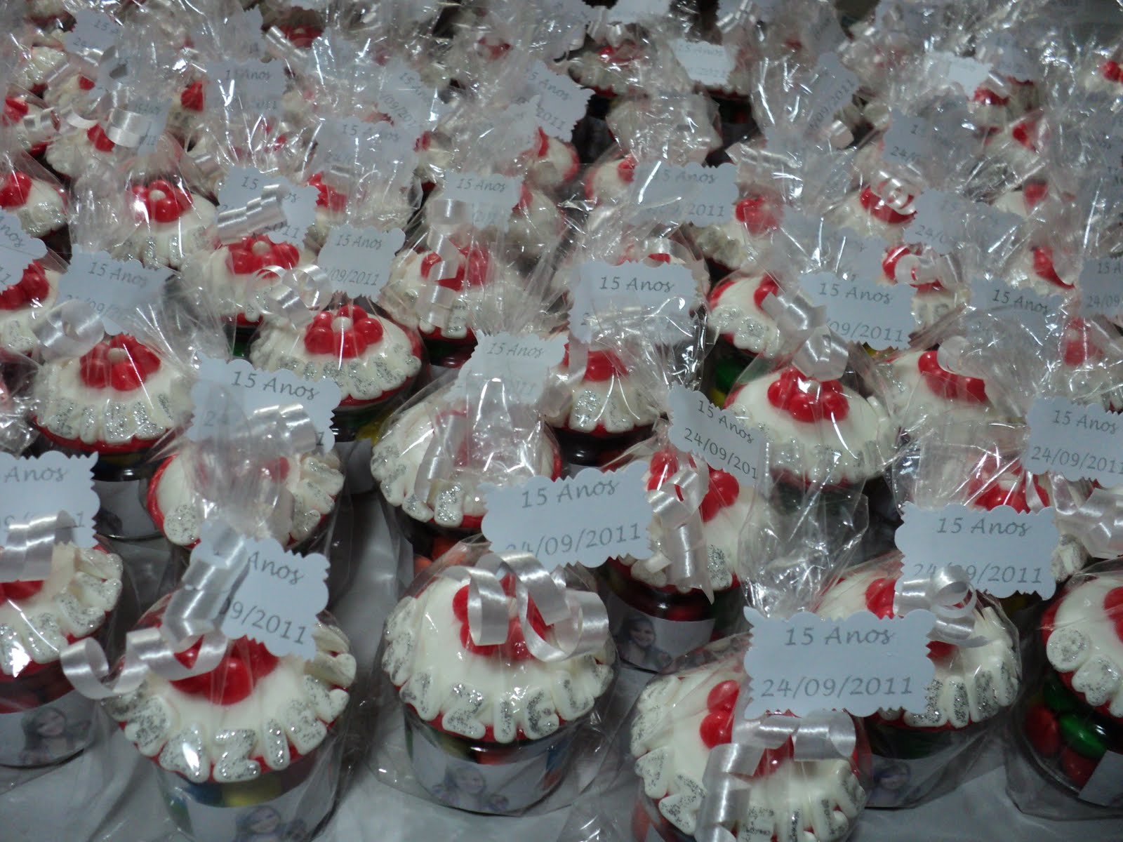 Lembrancinha 15 anos biscuit personalizada com cor do vestido