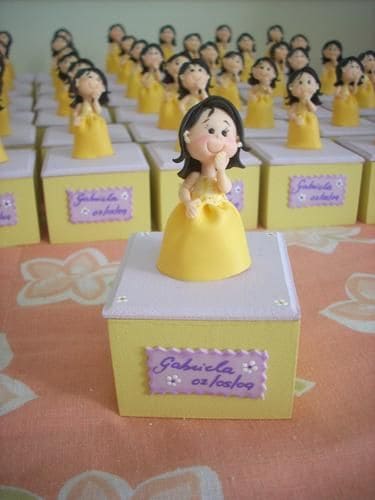 Lembrancinha 15 anos biscuit para convidados especiais