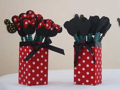 lembrancinha de aniversario da minnie vermelha em eva