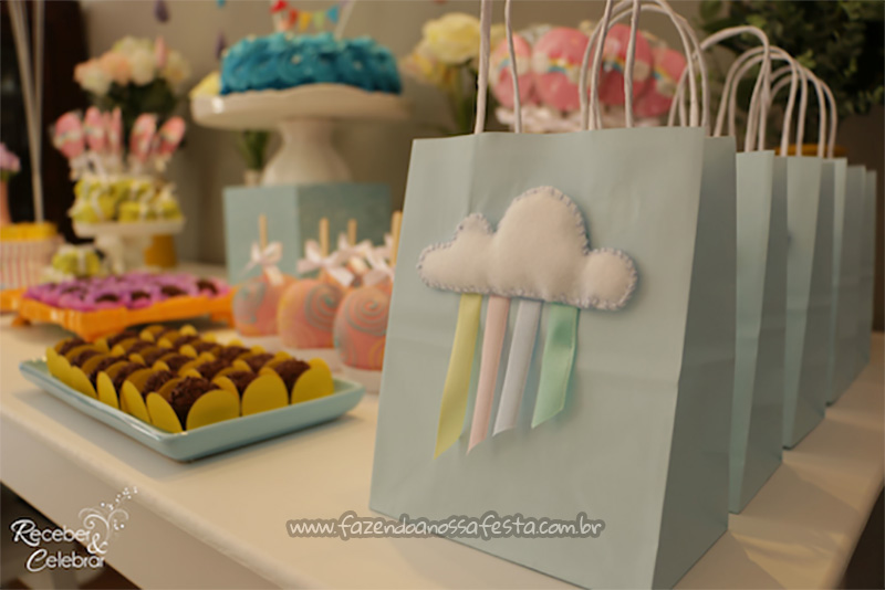 lembrancinha de arco iris