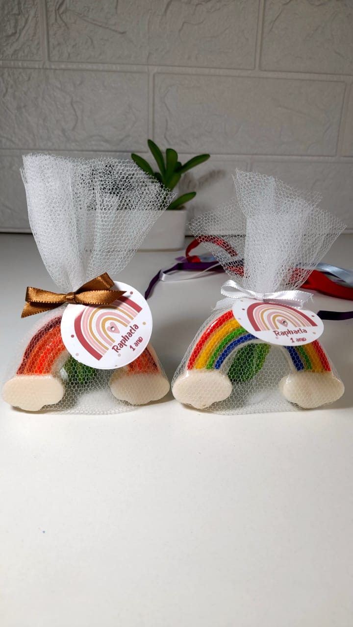 lembrancinha de arco iris