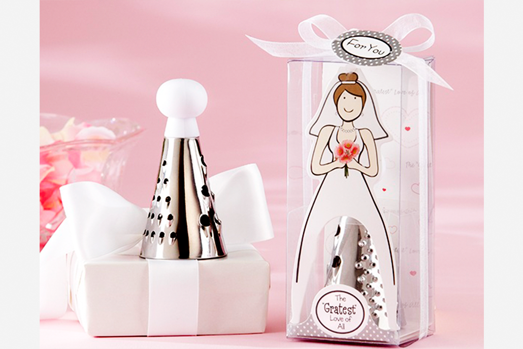 lembrancinha de casamento personalizada vs. comprada pronta