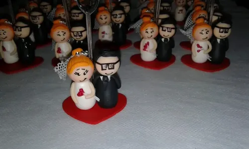 lembrancinha de casamento de biscuit