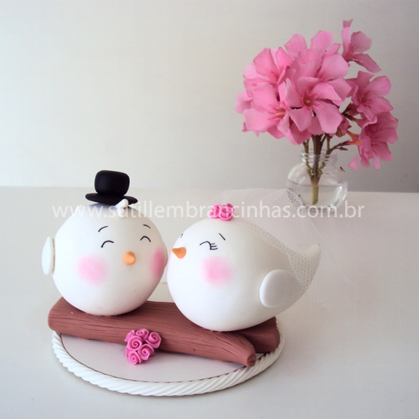 lembrancinha de casamento de biscuit