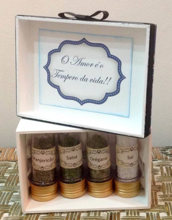 Materiais Baratos para Fazer sua Lembrancinha de Chá de Panela DIY