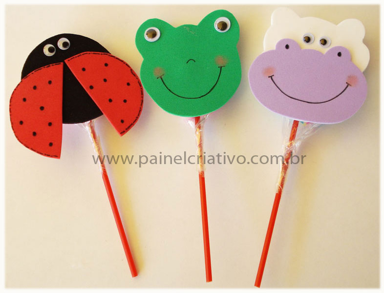 lembrancinha de eva para escola vs lembrancinha de papel