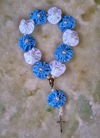 Como fazer chaveiros de fuxico passo a passo